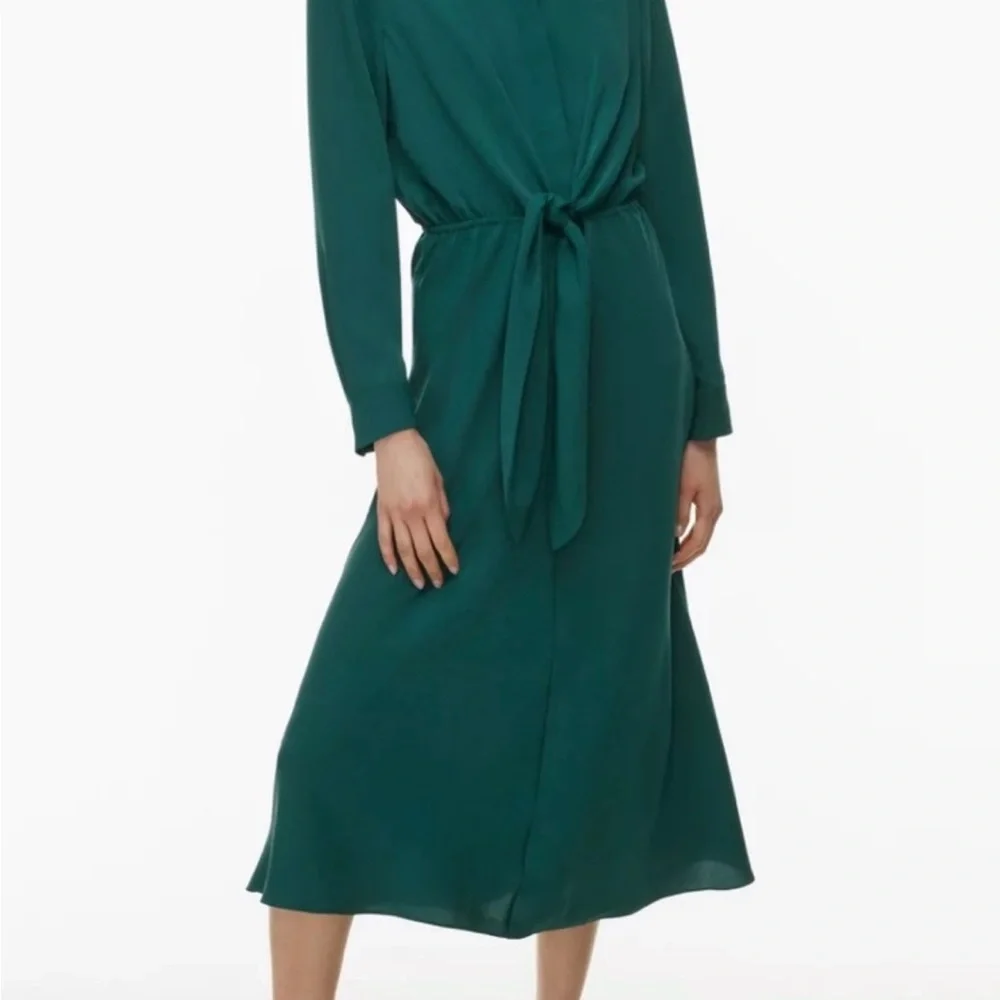 Babaton Abbey Midi Dress - Picture 2 of 6